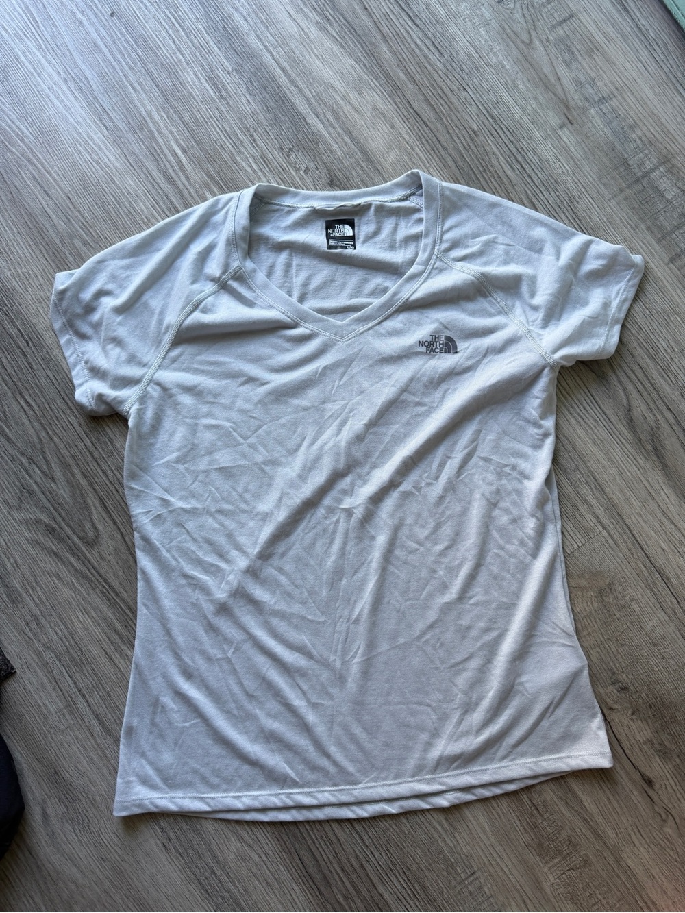 The North Face Women's V-Neck Short Sleeve Tee